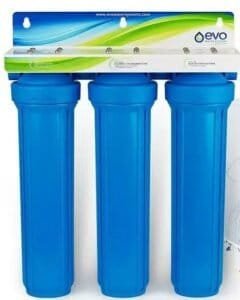 Kind Water Systems E 3000 triple filtration unit with blue cylindrical housings and eco-friendly branding.