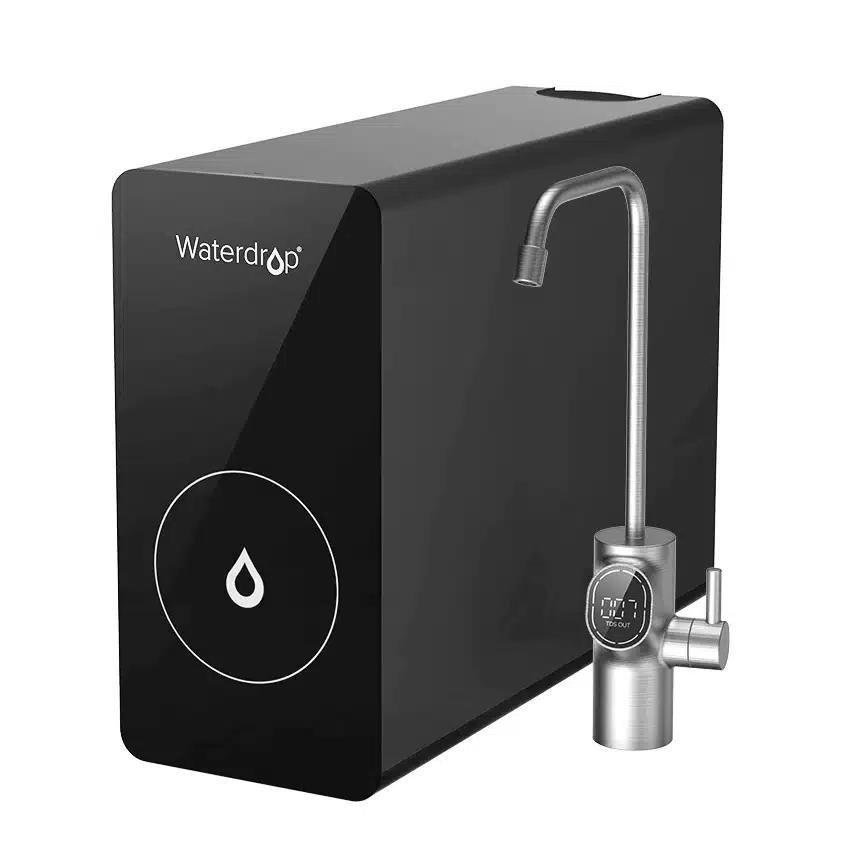 Waterdrop Filters D6 sleek black home water filtration system with silver faucet for modern kitchens.